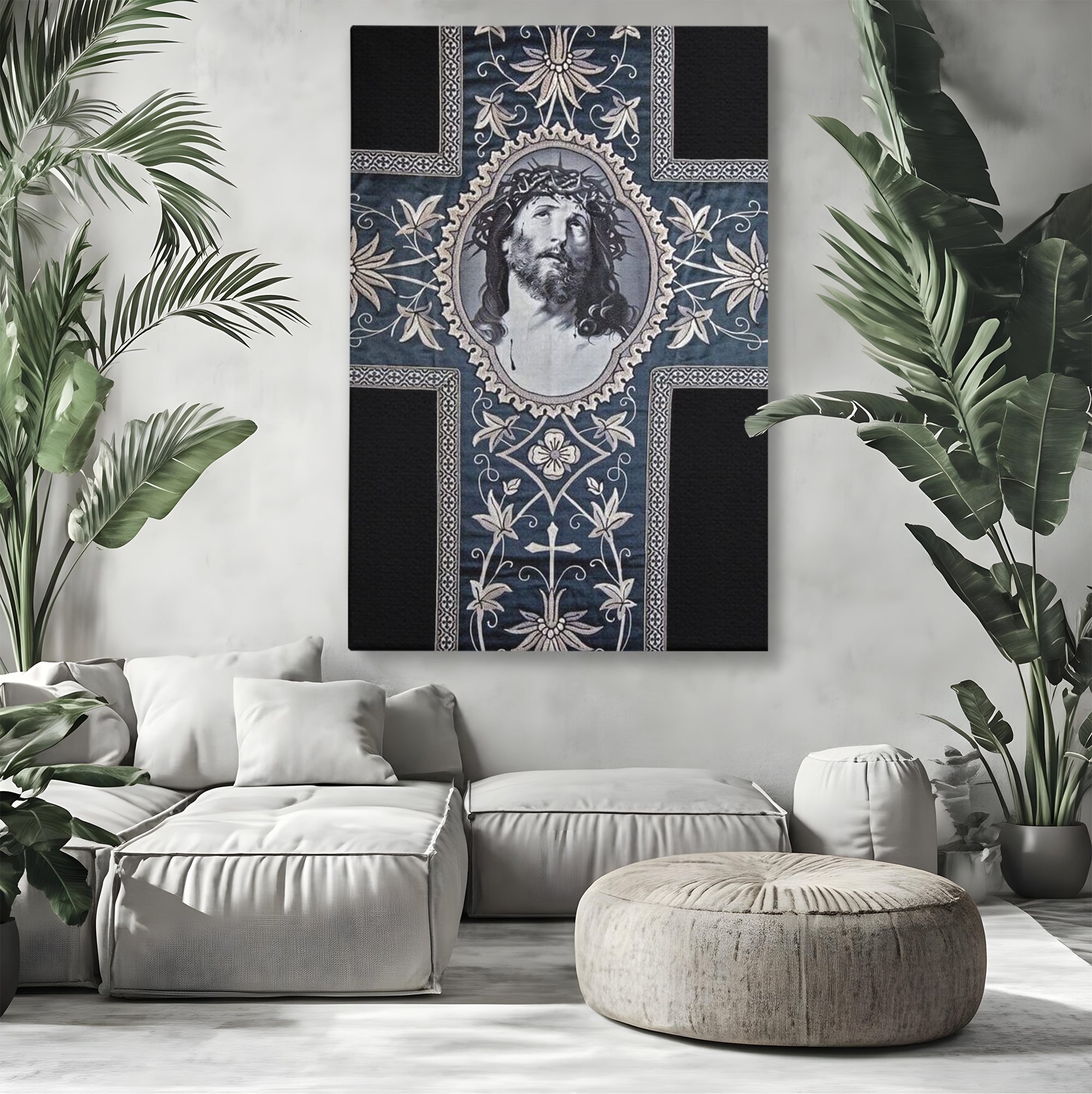 Tablou canvas cu tablou canvas cu chipul mantuitorului pe cruce, fara rama, pe sasiu de lemn, pe perete intr-un living